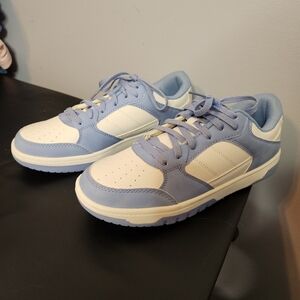 And1 Size 8 1/2 Women's Lowtop Basketball Sneaker